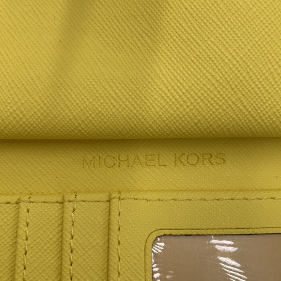 MICHAEL KORS LARGE DOUBLE ZIP WRISTLET WALLET SUNSHINE COLOR - Picture 3 of 13